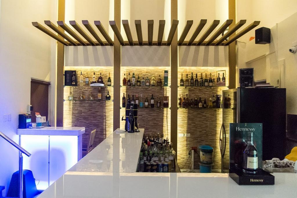 D Circle Hotel Manila Kültér fotó