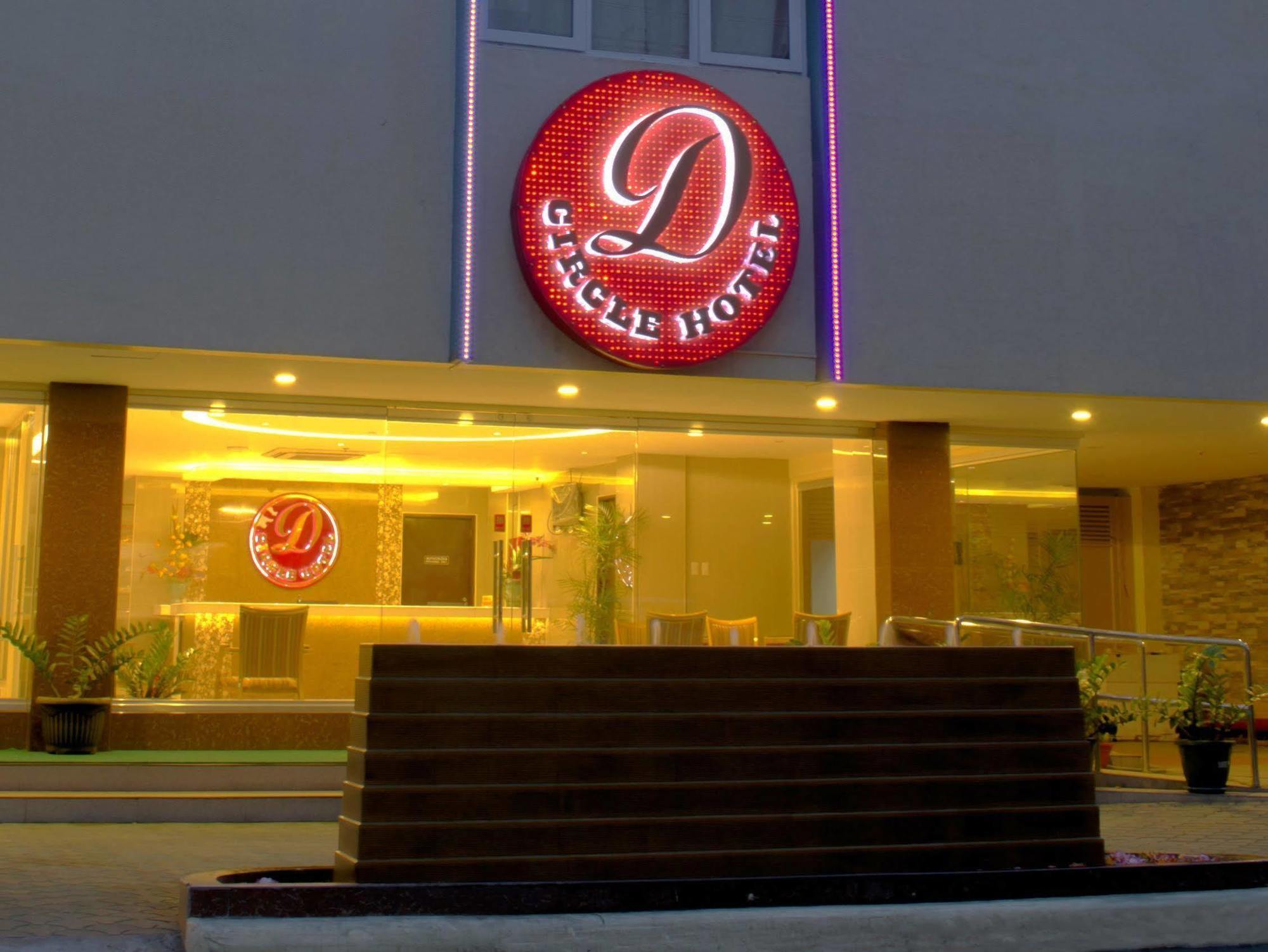 D Circle Hotel Manila Kültér fotó